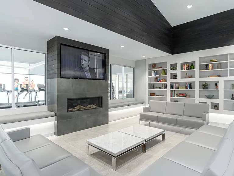 Sophias Place West — Photo 28