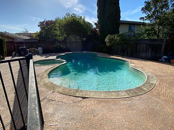 2nd image of 33839 Cassio Cir