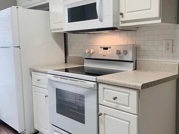 4th image of 6029 Sanibel Dr