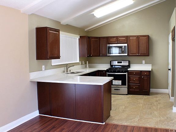 4th image of 1011 W Avenue H3