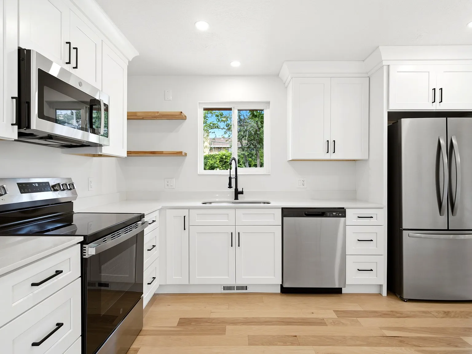 Move-in Ready Gem in Bountiful — Photo 2