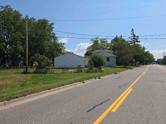Exterior Neighborhood (street photo)