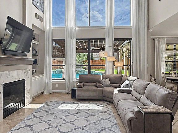 5th image of 5910 Hawthorne Garden Way