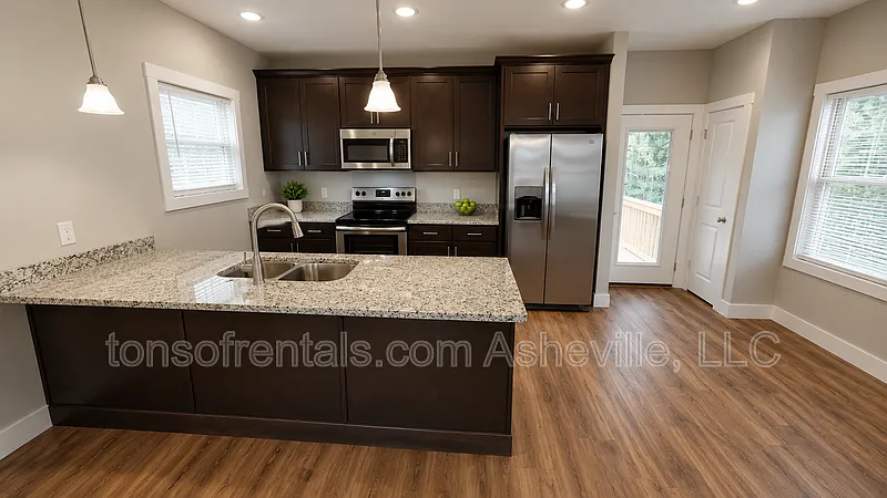 3 bed, 2.5 bath, 1200 sqft, $1,995 — Photo 4