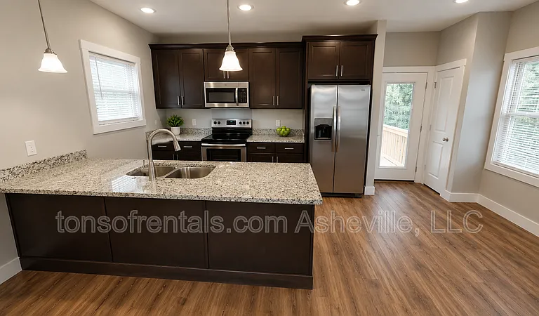 14 Cedar St — Photo 4