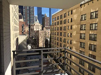 Rented by Metropolis Real Estate of Manhattan