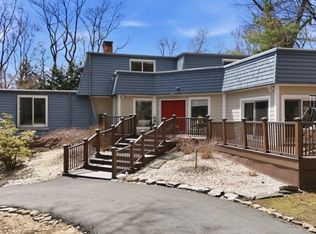 947 Franklin Lake Rd, Franklin Lakes Boro, NJ 07417