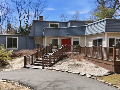 947 Franklin Lake Rd, Franklin Lakes, NJ, 07417