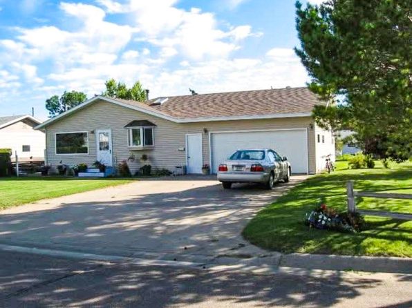 605 W Laurel Ave, Plentywood, MT 59254