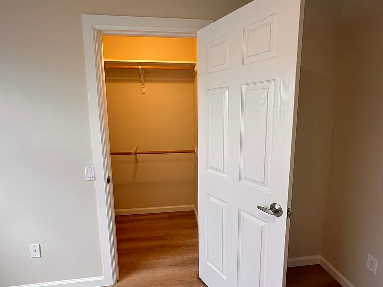 2105 E White Oak Ct #201 — Photo 11