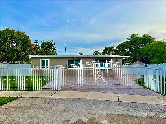 3rd image of 4580 SW 39th St