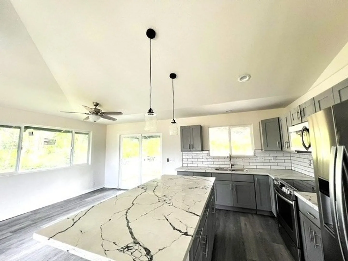 Lovely 3 Bedroom 2 Bath in HPP — Photo 3