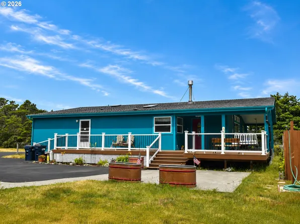 24120 Carpenterville Rd, Gold Beach, OR 97444