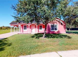 5235 Pancho Villa Ln, Plant City, FL 33566