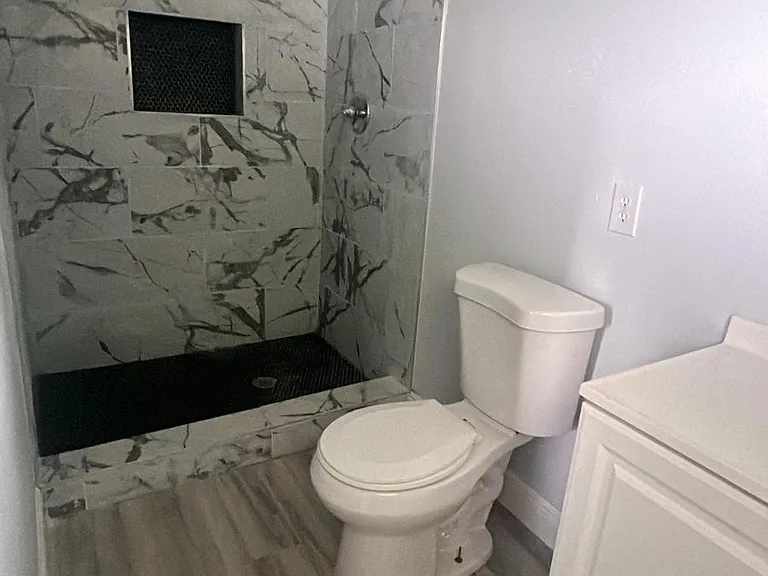 1310 Hobbs Ave — Photo 4