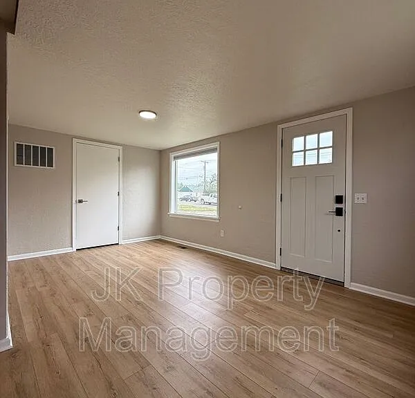 1716 6th St NW #1 — Photo 10
