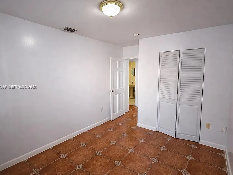 2544 SW 20th St — Photo 15