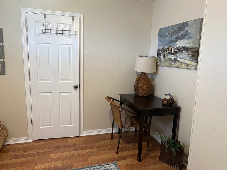 403 W Broad St #4 — Photo 16