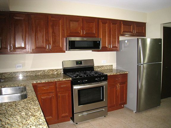 3rd image of 920 S McKinley Ave APT 3B