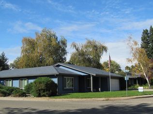 3900 Riverview Dr, Redding, CA 96001