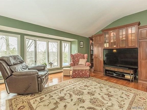 5th image of 30 Woodoak Ln