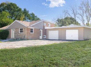 42W289 Empire Rd, St Charles, IL 60175