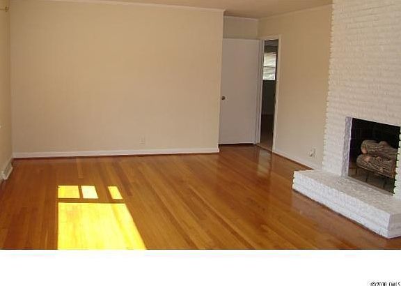 4th image of 1903 Westbrook Cir