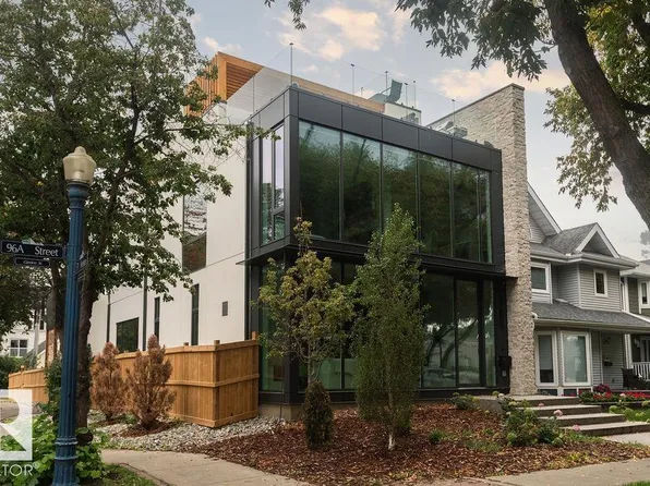 9651 96a St NW, Edmonton, AB T6C 3Z5