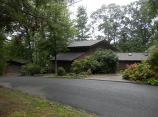 245 W Locust Dr, Beckley, WV