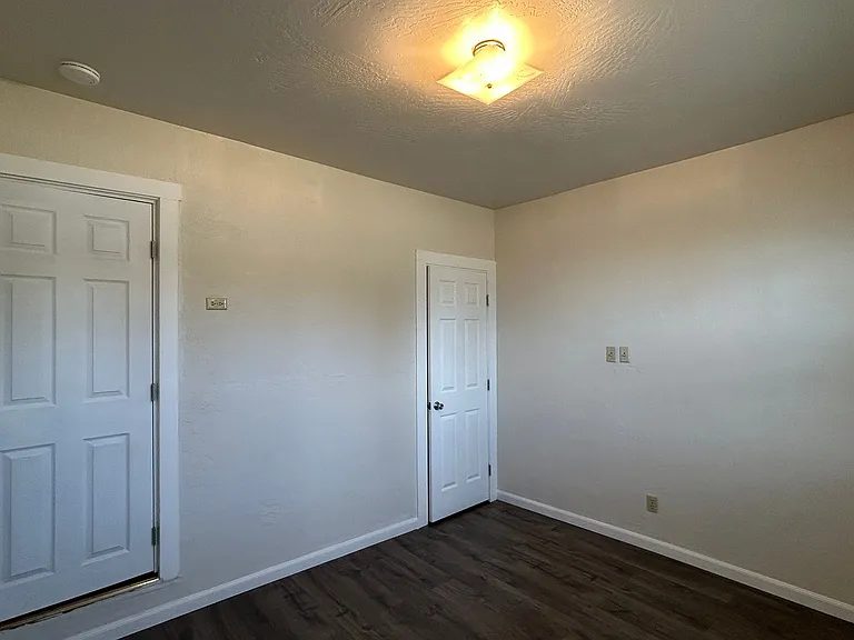 203 SW 6th Ave — Photo 6