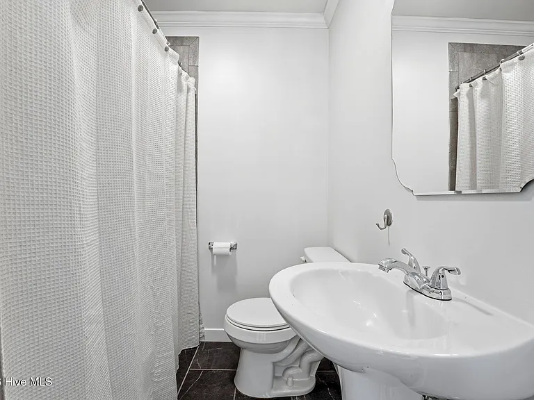 1425 Central Dr — Photo 13