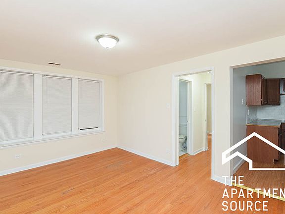 4th image of 4811 W Warwick Ave #2W