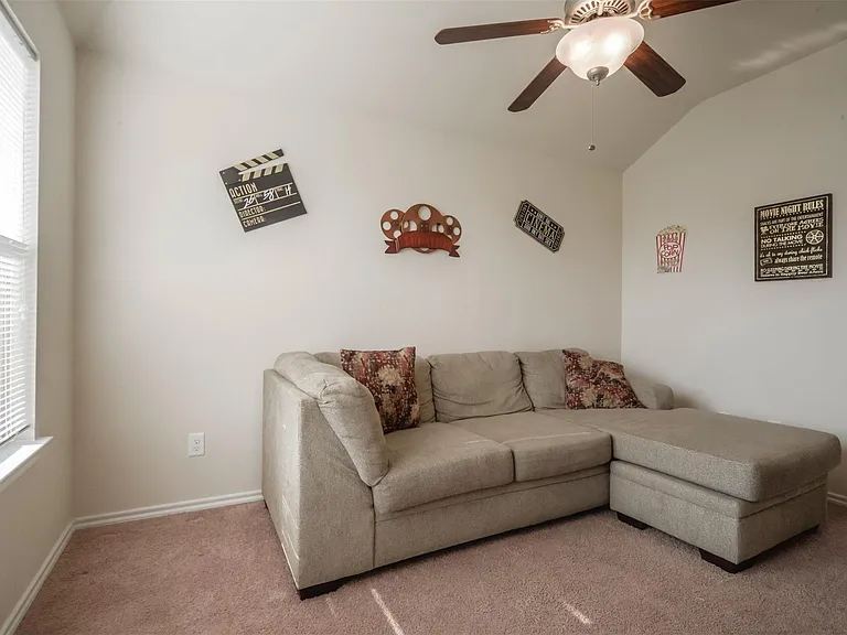 8730 Sunny Gallop Dr — Photo 28