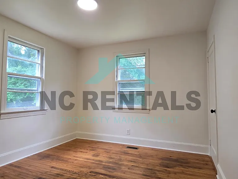 141 Marthas Ln — Photo 17