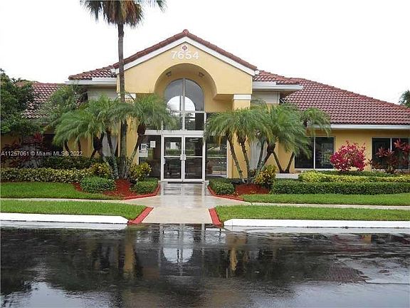 5th image of 7680 Westwood Dr APT 804