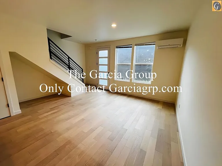 3025 SE Division St — Photo 11