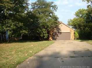 11708 S 266 East Ave, Coweta, OK 74429