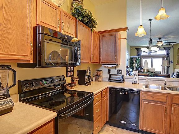 5th image of 7225 Brookmeadow Dr