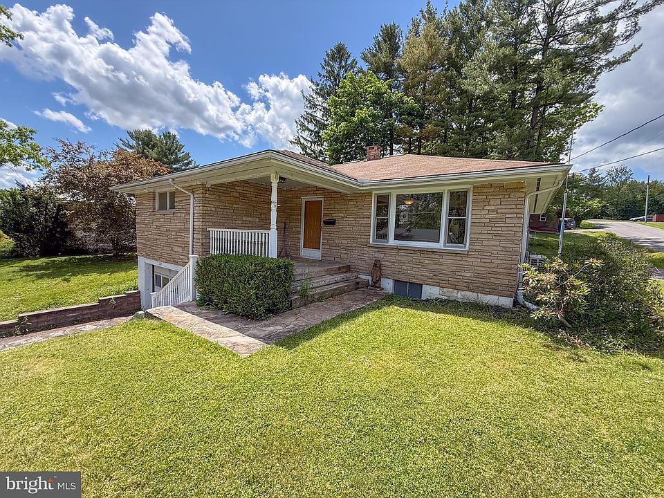1st image of 127 S Oakhall Dr
