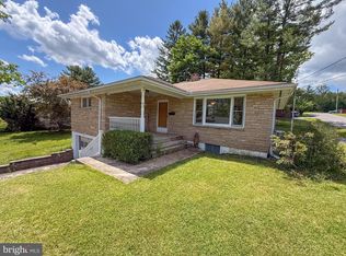 127 S Oakhall Dr, Oakland, MD 21550