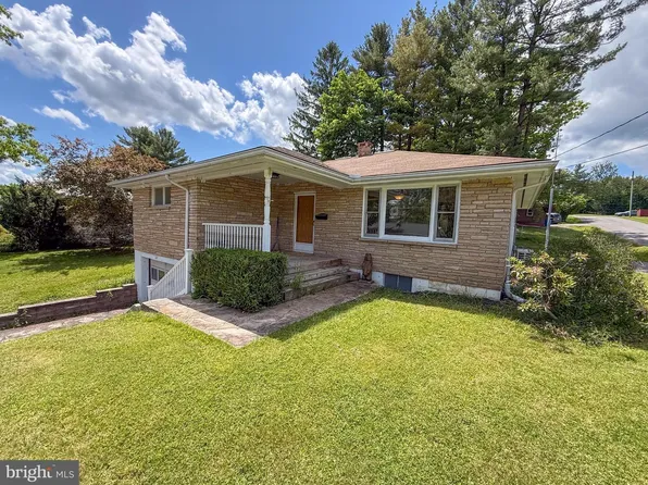 127 S Oakhall Dr, Oakland, MD 21550