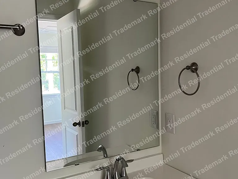109 Avondale Ave — Photo 14