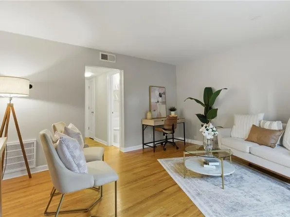 4540 Broadway APT 2N, Kansas City, MO 64111