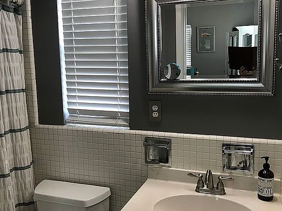 4th image of 1631 Leisure Dr