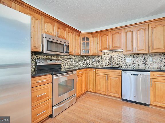 4th image of 9575 Donnan Castle Ct