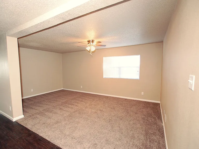Welcome to Coronado Crossing Modern Comfort in Central Lubbock — Photo 11