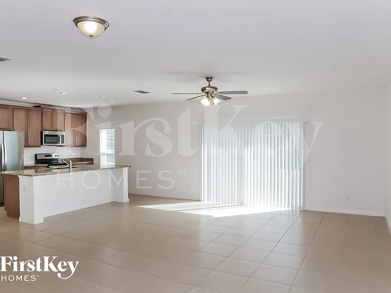 4999 Royal Point Ave — Photo 4