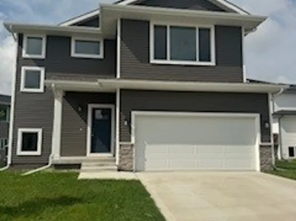16639 Mill Pond Dr, Urbandale, IA 50323