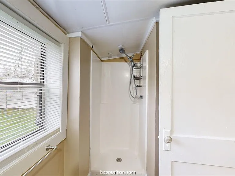 303 Montclair Ave — Photo 9