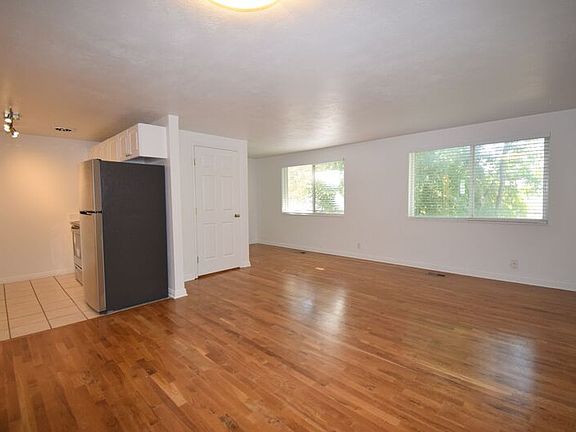 5th image of 1391 S 200 E APT 4